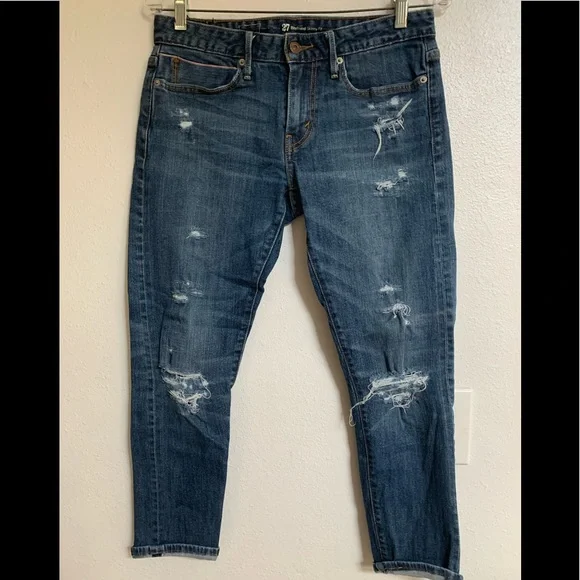 Levi’s Distressed Stretch Boyfriend Crop Jeans - Picture 1 of 2